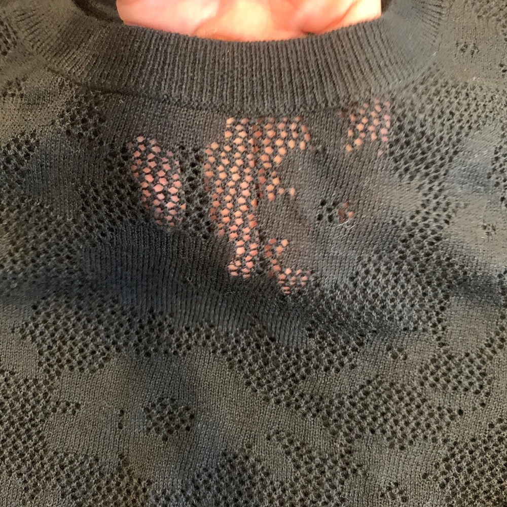 🌸NWT RW&co sweater🌸 - Picture 3 of 4